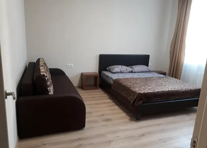 с балконом Οδησσός